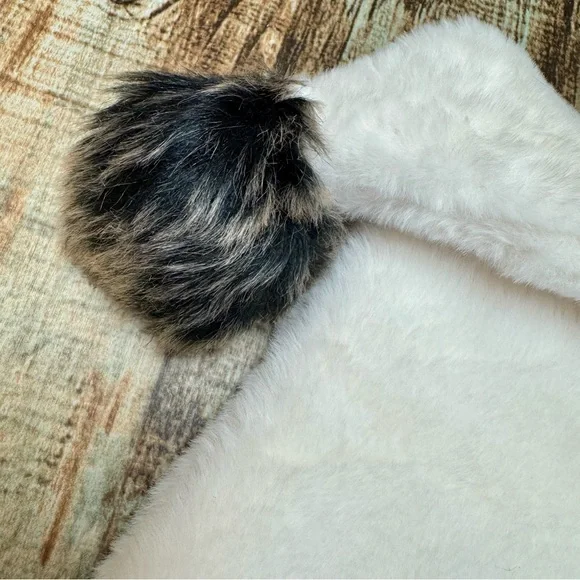 🆕 Black & White Santa Hat Bundle | #S17 - Picture 5 of 13